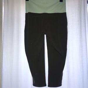 Capri workout leggings